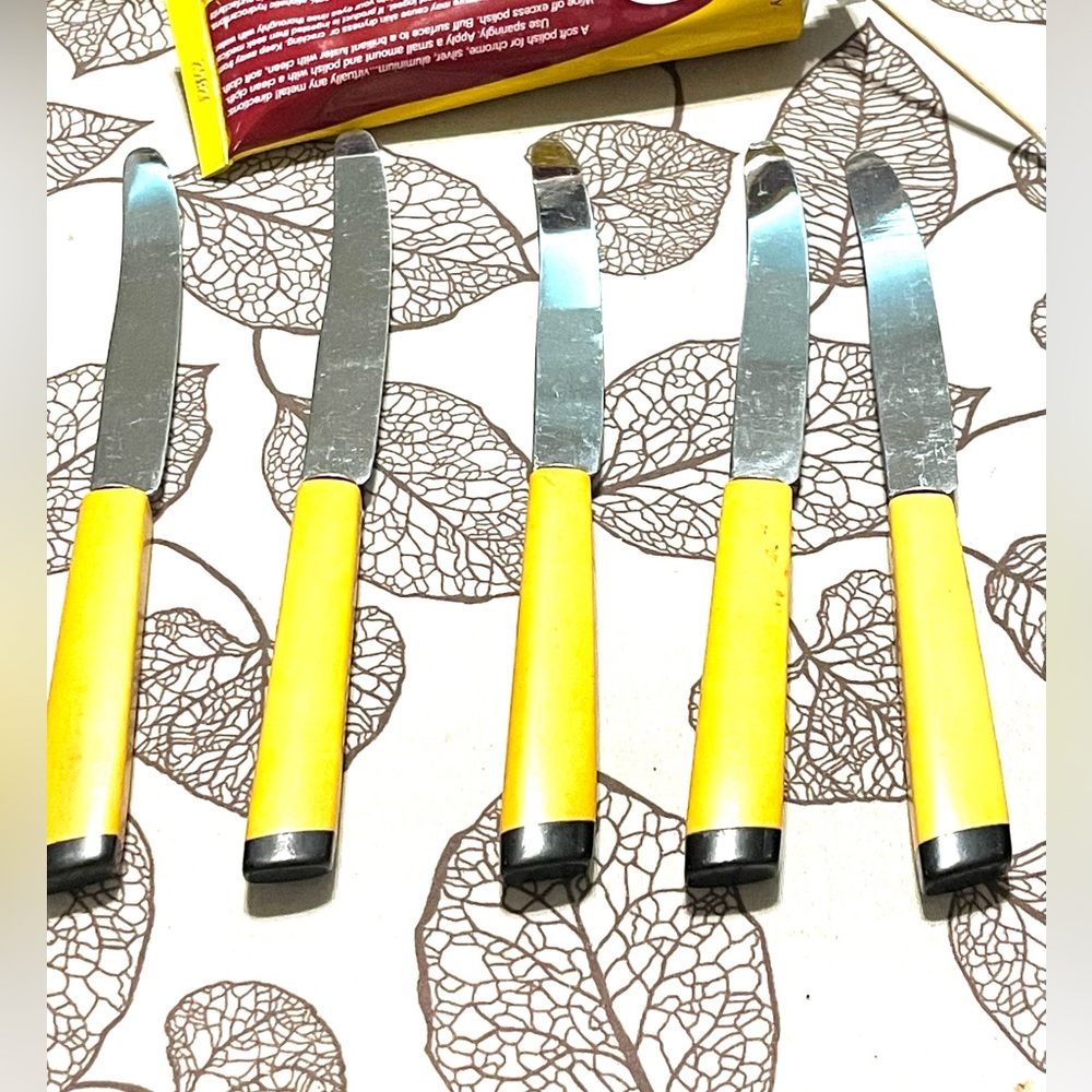 German Rostfrei Rust Free Bakelite Knives - Picture 3 of 6